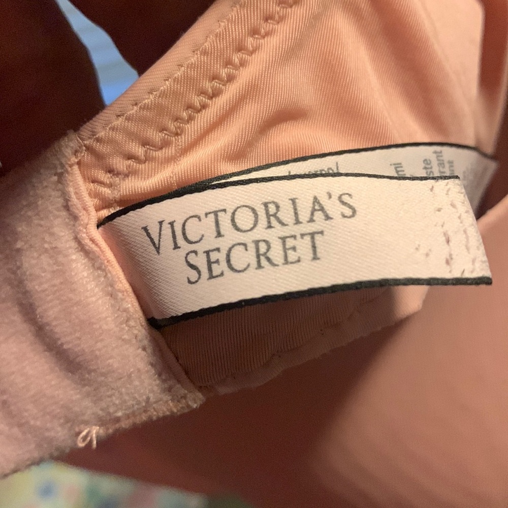 Victoria secret size 40C